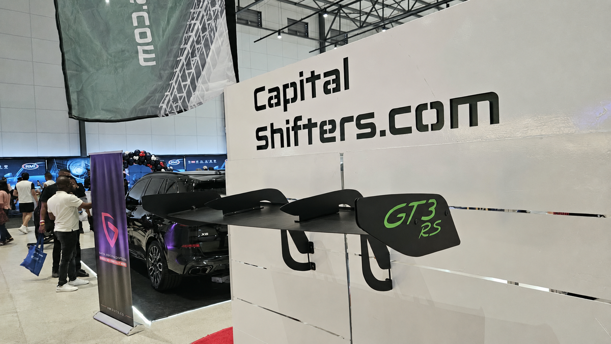 GT SHELF 2.0 - Porsche 992 911 GT3 RS Wall Shelf